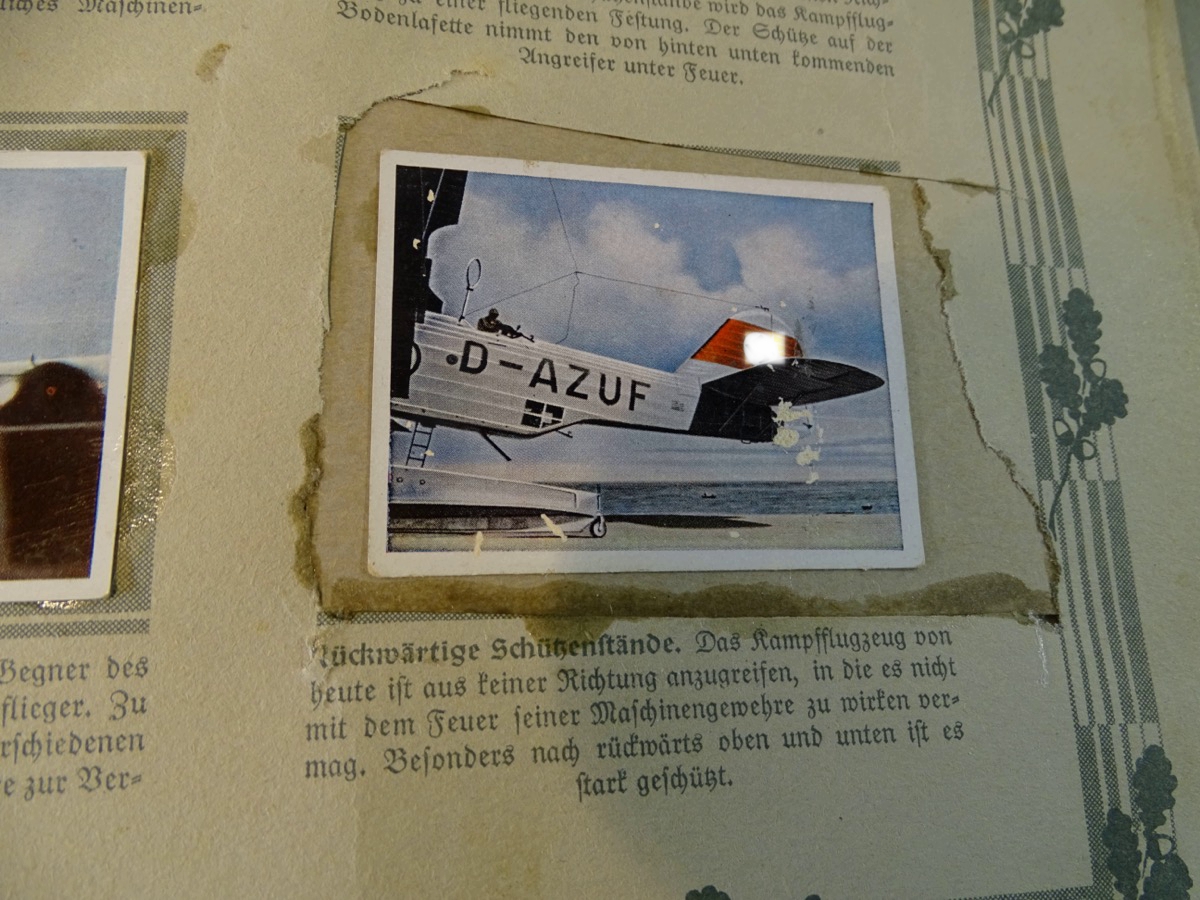 Sammelbilderalbum Die deutsche Wehrmacht, stärker gebrauchter Zustand, alle Bilder da. Sammelbilderalbum Die deutsche Wehrmacht, stärker gebrauchter Zustand, alle Bilder da.
