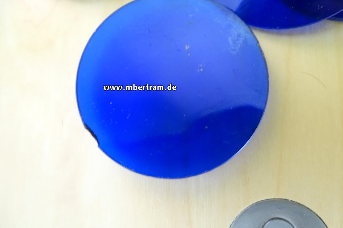 Wehrmacht/ Luftschutz, blaues Verdunklungsglas, Durchmesser  55mm, Randläsur