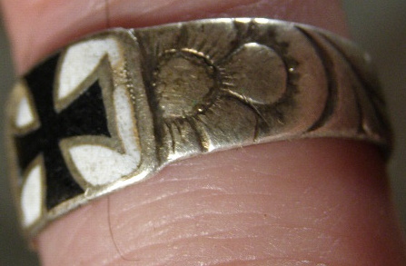 Patriotischer Fingerring, Silber, emailliertes Eisernes Kreuz