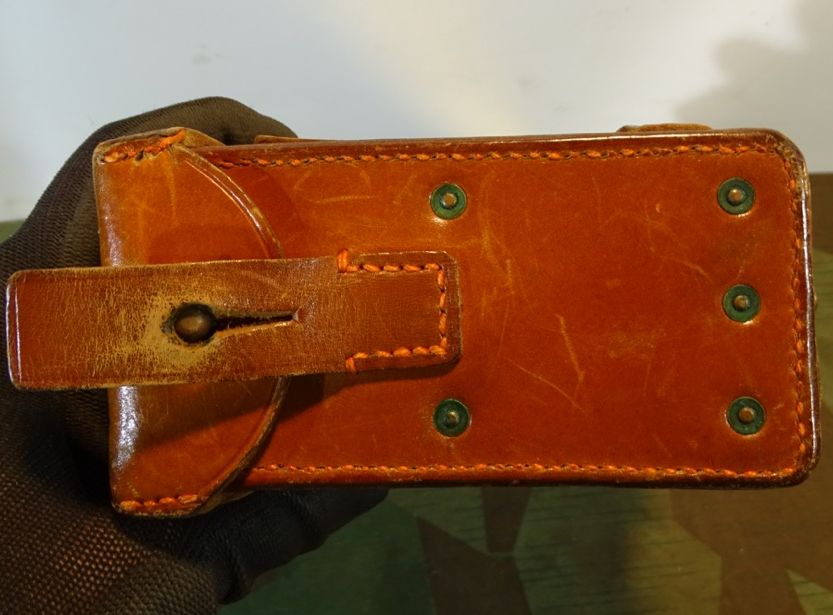 Dienstglas Mod. 08 erster Weltkrieg mit Riemen und sehr schönem Köcher Dienstglas Mod. 08 erster Weltkrieg mit Riemen und sehr schönem Köcher