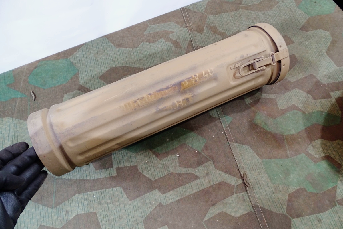 Blech Transportbehälter für 10 cm  Nebelwerfer 35 Munition, " DRMB 42" lehmgelb