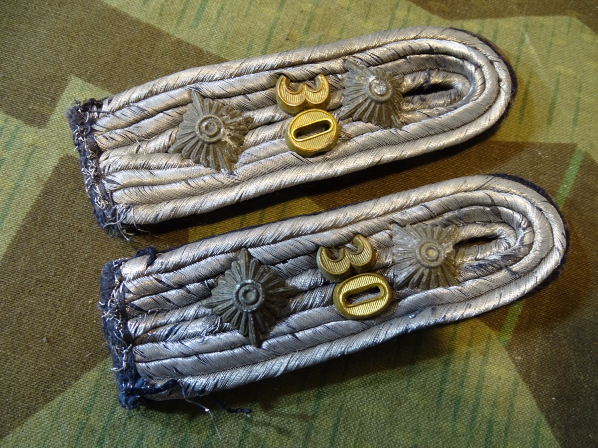 Pärchen Schulterklappen Hauptmann Pionier Regiment 30 zum einnähen
