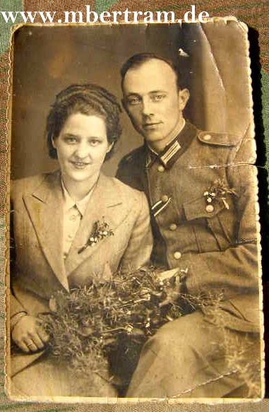 Foto: Landser in Feldbluse M 36 mit EK2 Band um 1942