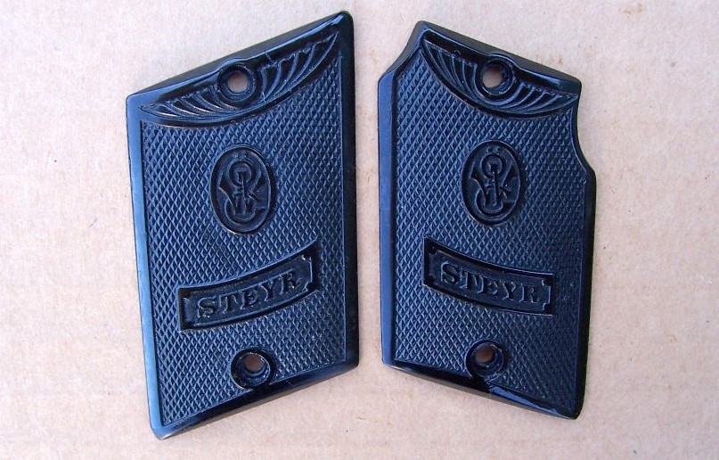 Griffschalen / Grippanels for 6,35 Kal. Steyr Pistol