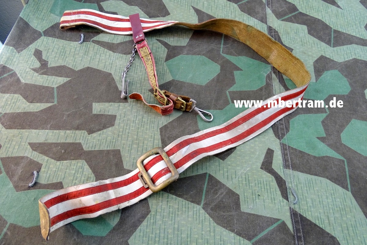 Parade Koppel Preussen Garde Du Corps,weißes Leder, rote Paspel, Säbelhänger