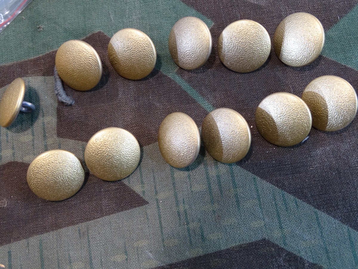 12 goldfarbene 21 mm Uniformknöpfe für NS Parteigruppierungen, gekrüsselte Oberfläche, verschiedene Hersteller