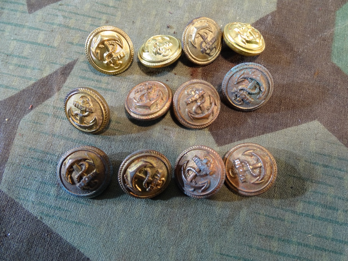 12 Reichsmarine / Kriegsmarine Knöpfe 20 mm