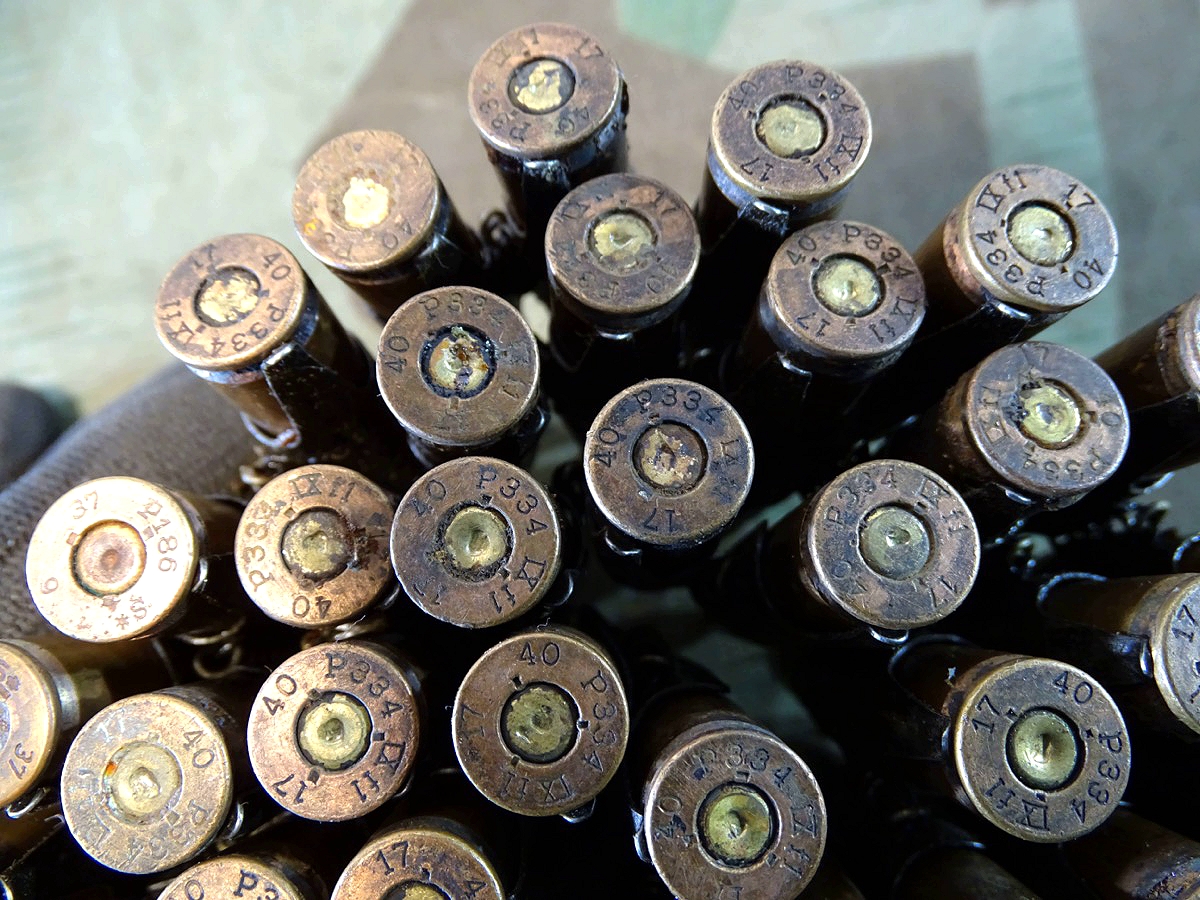 50er Patronengurt für MG 34 / MG 42 von cvo/ Stocko, verkupferte Deko Patronen vorwiegend P 334/1940 . 50er Patronengurt für MG 34 / MG 42 von cvo/ Stocko, verkupferte Deko Patronen vorwiegend P 334/1940 .