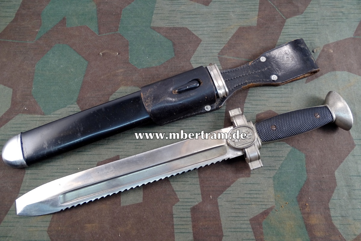 Deutsches Rotes Kreuz Unterführerhauer. Sägerücken, Koppelschuh, guter Zustand.
