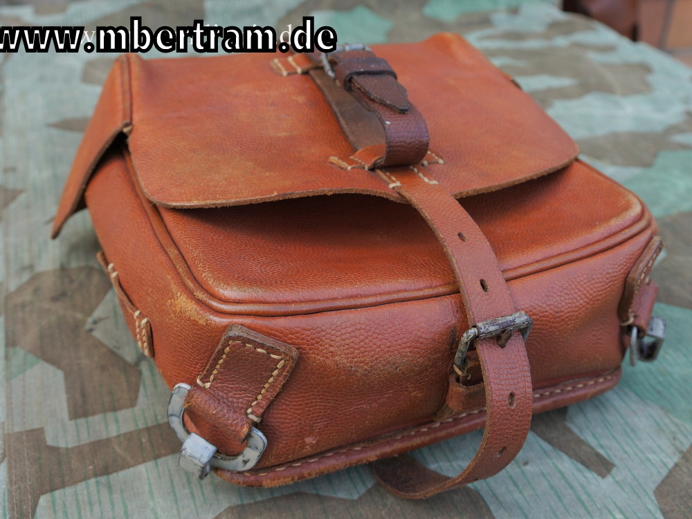 Wehrmacht Kavallerie Packtasche 40 mit Halterung " Braier, Frankfurt a. M. 1941"