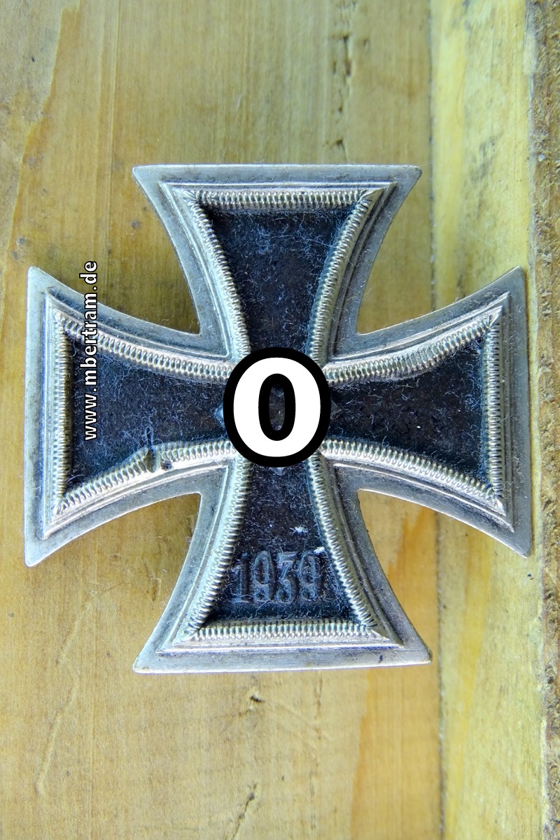 Eisernes Kreuz 1939 1. Klasse, ohne Hersteller  Marke