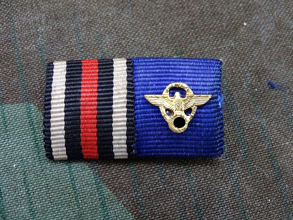 2er Bandspange : Ehrenkreuz für Frontkämpfer mit Schwertern und Dienstzeitauszeichnung Polizei in Gold mit Kopie Adler