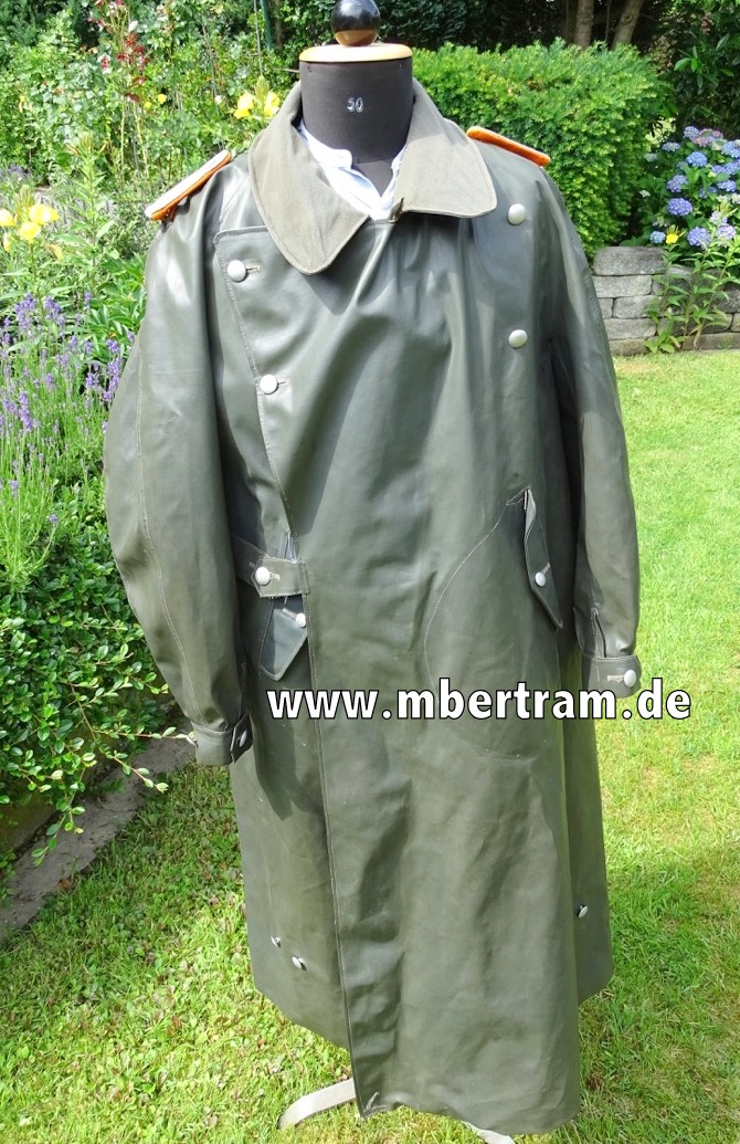 Wehrmacht gummierter Kradmantel / Wettermantel Leutnant Feldgendarmerie