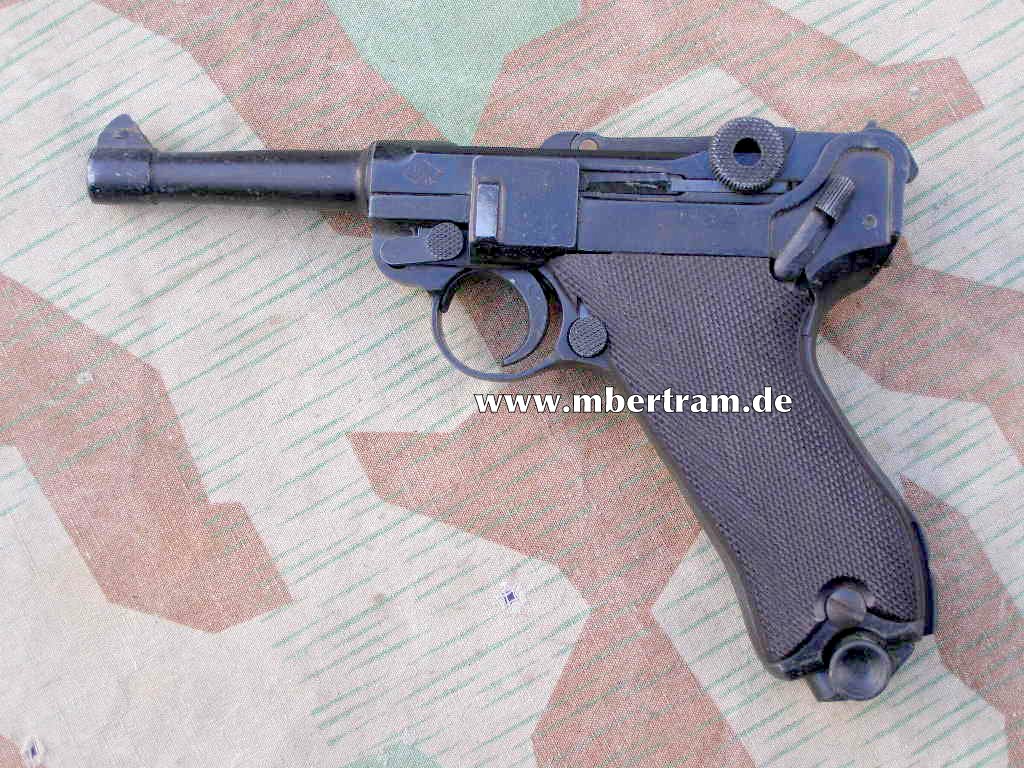 WH Luger P08, deko Pistole. Nachbau aus Metal, mit BKA