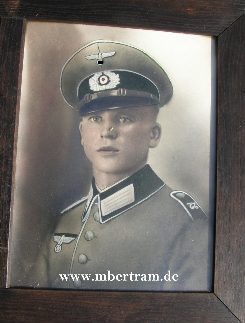 Großer Holz Rahmen, 2 Soldaten Infanterie Rgt. 22, bunt