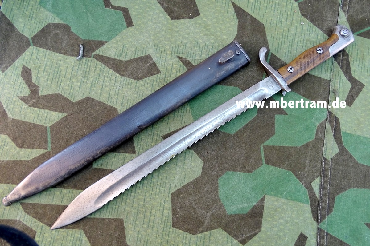 1.WK Bajonett Mod. 98/05 a.A.,  " Alex Coppel Solingen", Sägerücken, Eisenscheide