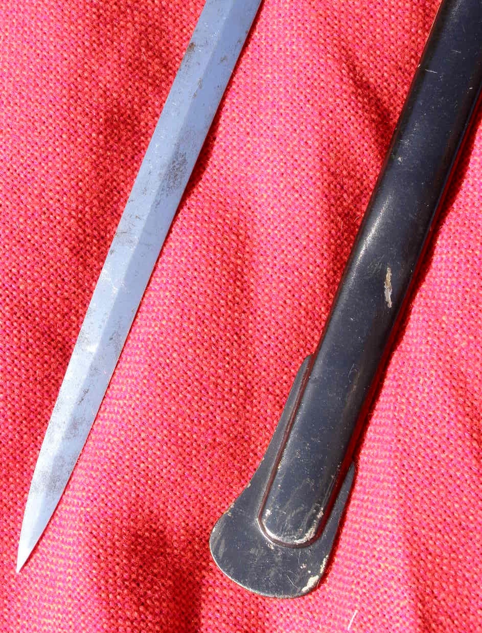 10384-5 Infanterie Offizierssäbel, Löwenkopfgriff, gekreuzte Säbel