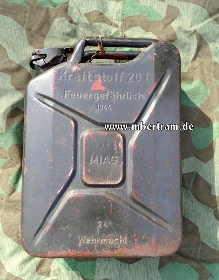 Benzin Kanister," Kraftstoff Feuergefährlich ,1944, Wehrmacht , dunkel feldgrau