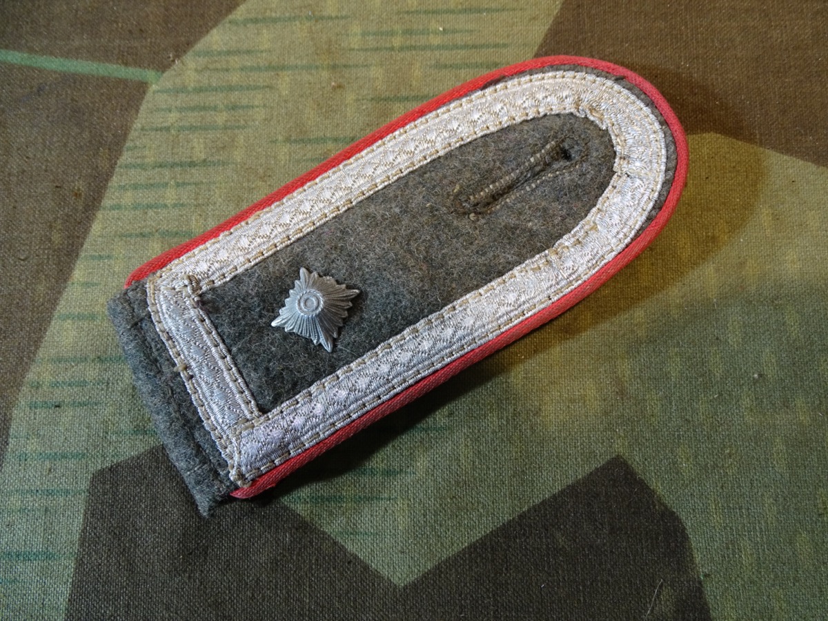 Schulterklappe Feldwebel, Wehrmacht  Artillerie oder Sturmgeschütze zum aufschlaufen