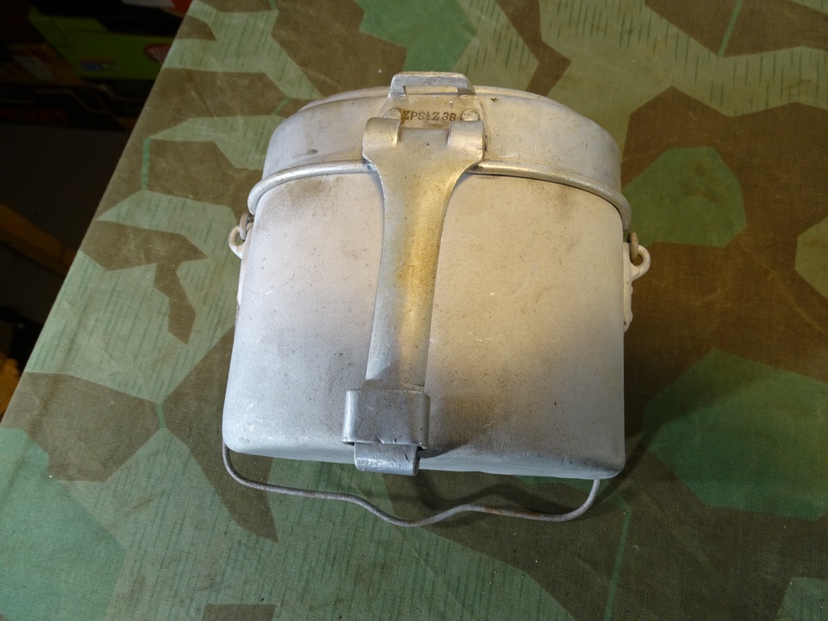 Frühes Wehrmacht Kochgeschirr , Unterteil JSD 35,  Deckel ZPStZ 36, ohne Farbe