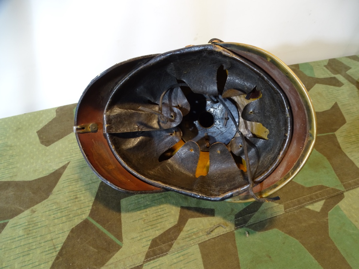 Preußen Pickelhaube für Mannschaften um 1900, kpl. mit allen Messingbeschlägen Preußen Pickelhaube für Mannschaften um 1900, kpl. mit allen Messingbeschlägen