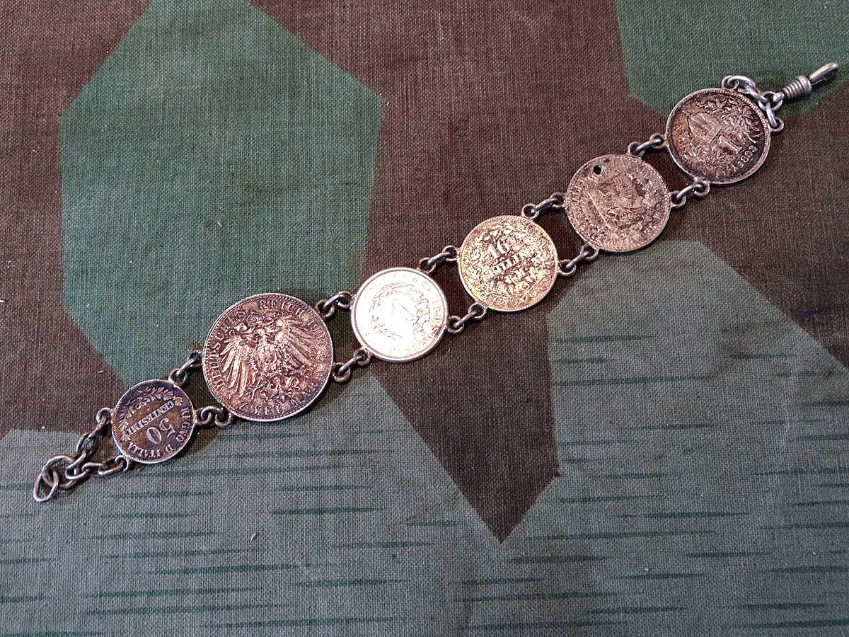 Armkette aus Silbermünzen des deutschen Kaisserreiches und Ausland um 1910