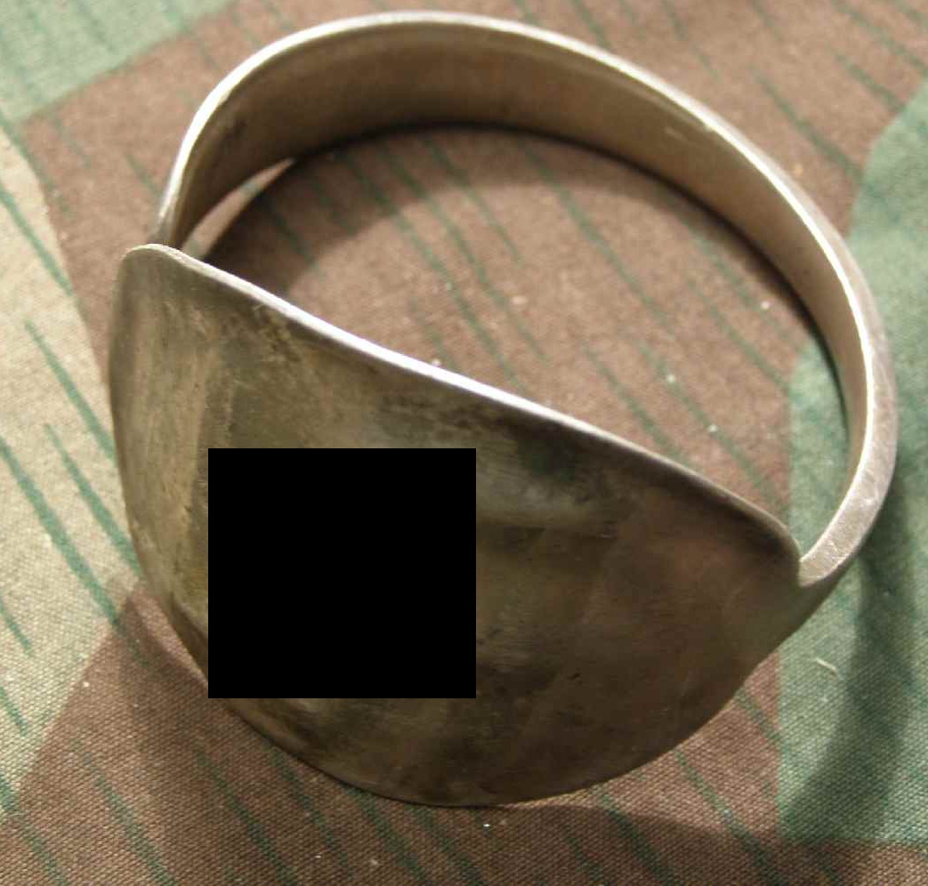 Patriotischer Schmuck Armreif a. Silberlöffel m. Hakenkreuz