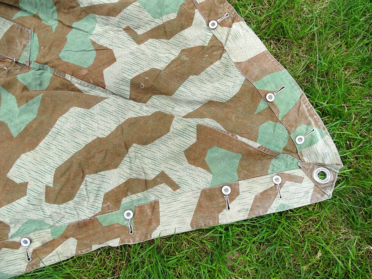 Dreieckszeltbahn Wehrmacht, farbfrisches Tarnmuster, 1939, 2 Riemen (5) Dreieckszeltbahn Wehrmacht, farbfrisches Tarnmuster, 1939, 2 Riemen (5)