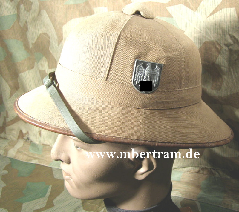 Afrikakorps Tropenhelm 1. Mod., beide Embleme, Gr. 56, 1941