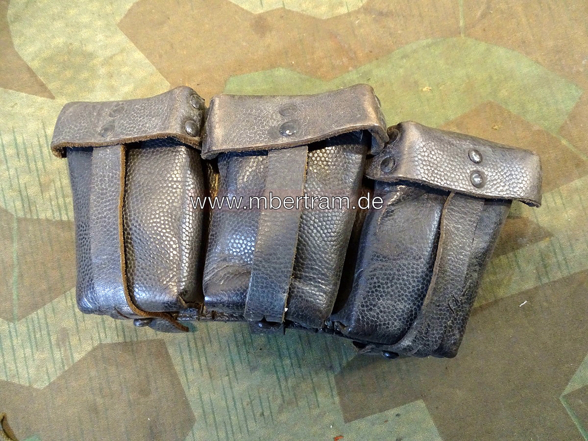 Sehr späte 3er K 98 Patronentasche um 1944/45, viel genietet, RB Nr.