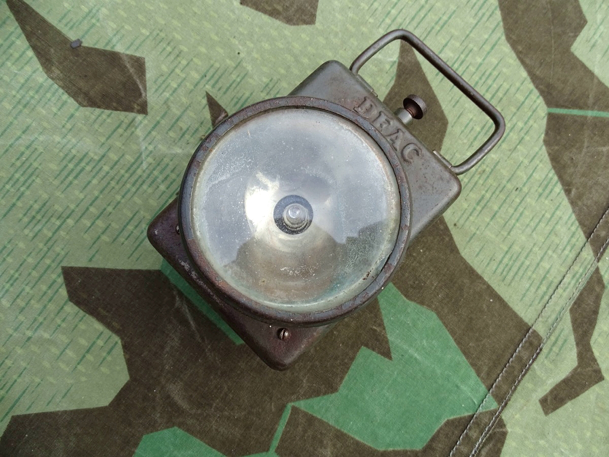 1. Weltkrieg, große Dienst Taschenlampe/ Handleuchte, DEAC, feldgrauer Originallack