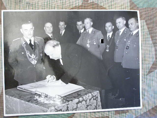 NSDAP Würdenträger bei Eintrag ins Ehrenbürgerbuch 1941