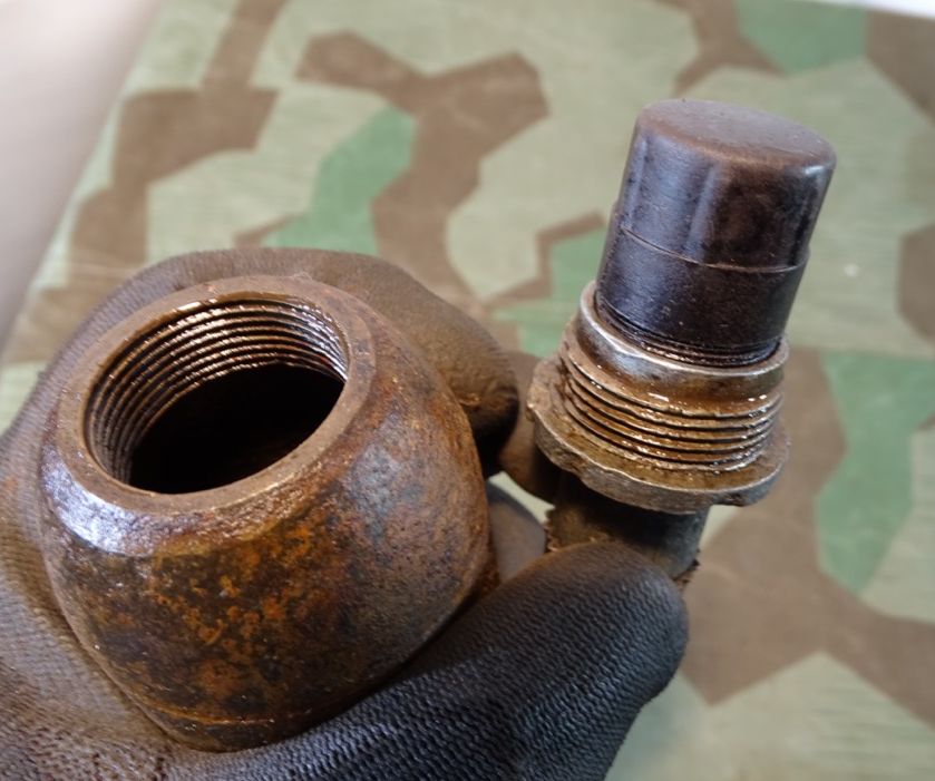 Wehrmachts Deko SD 1 ( 1kg) Fliegerbombe 2. WK mit Farbe und Zünder Wehrmachts Deko SD 1 ( 1kg) Fliegerbombe 2. WK mit Farbe und Zünder