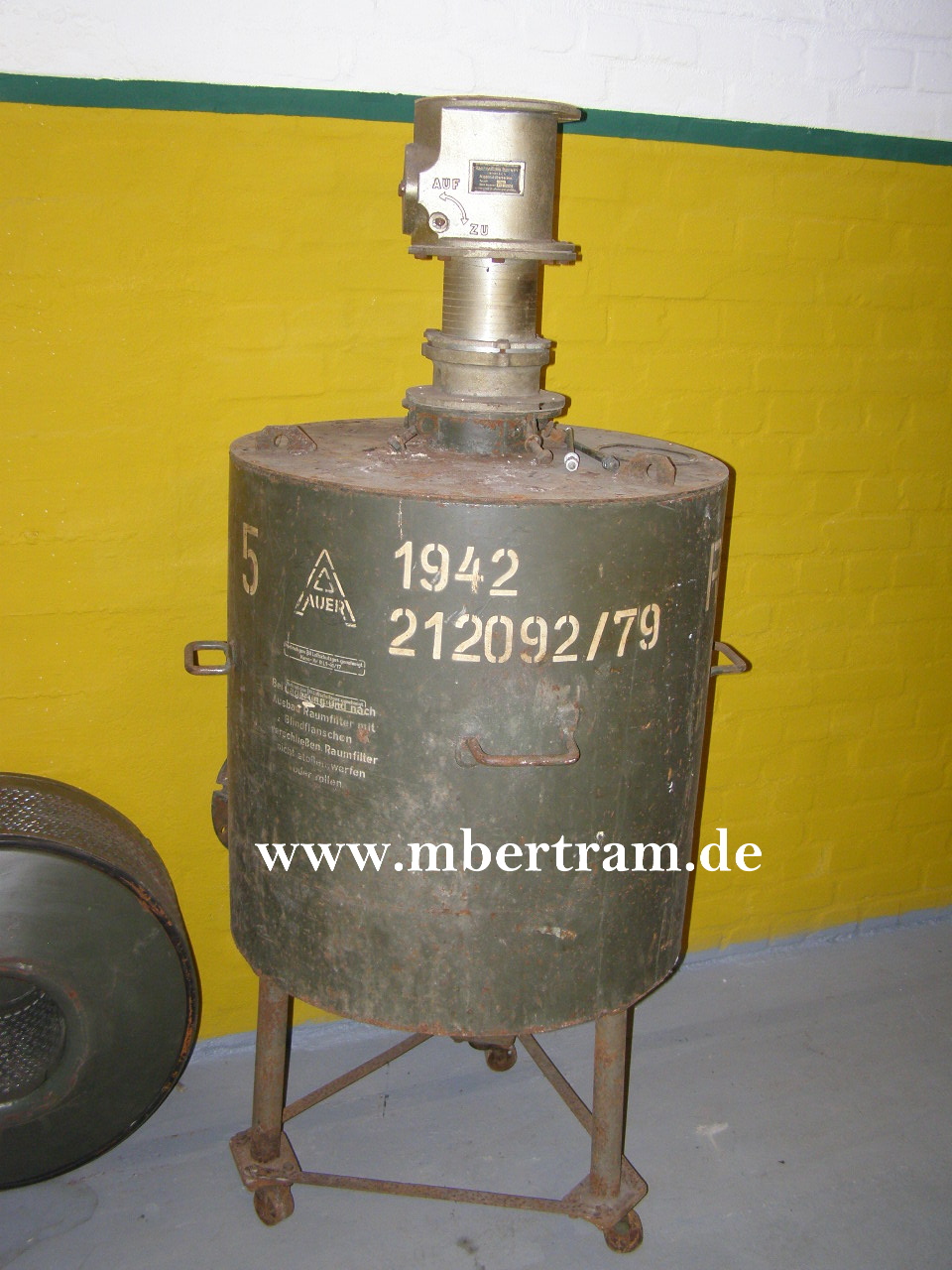 10511-30 Bunker Lüftungsanlage, 1942. 2 riesige Filter, Pumpe...