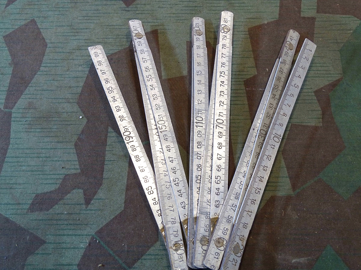 Wehrmacht 2m Metall Zollstock für Waffenmeister Werkzeug Kisten. 