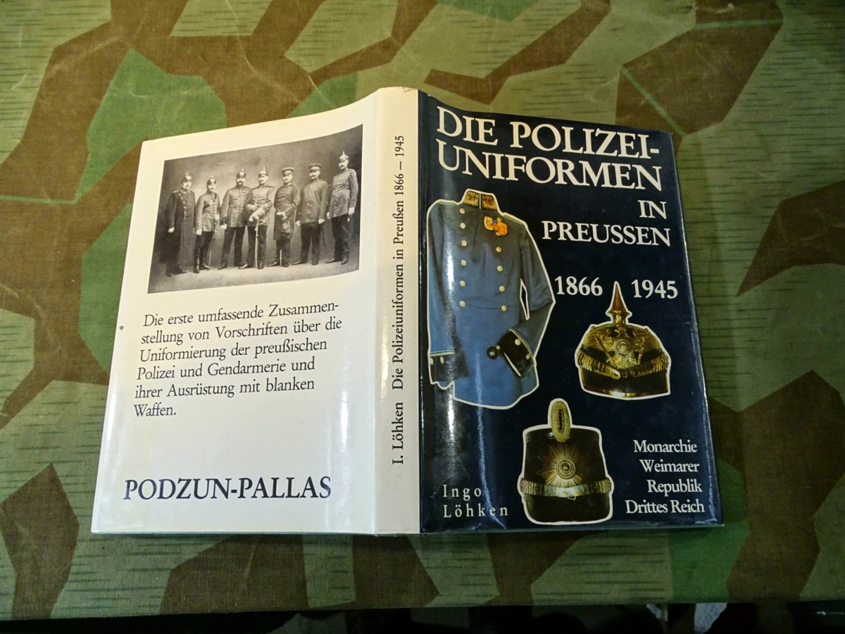 Löhken, Ingo: Die Polizeiuniformen in Preußen 1866 - 1945