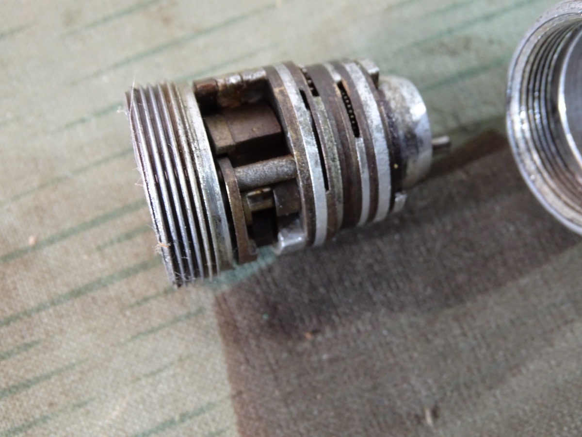 Frühe 3,7 cm Flak Deko Spreng Patrone, Messinghülse, Geschoss Originalfarbe, Leuchtspurhülse, Aluzünder Frühe 3,7 cm Flak Deko Spreng Patrone, Messinghülse, Geschoss Originalfarbe, Leuchtspurhülse, Aluzünder