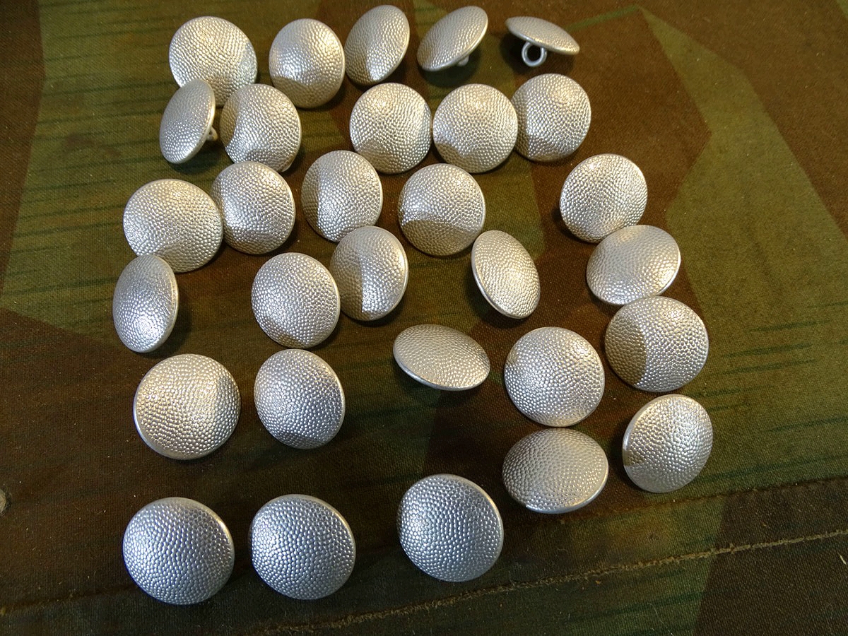 Wehrmacht : 30 gekörnte Uniform Knöpfe, 19 mm, &amp;quot;Assmann Extra Fein ...