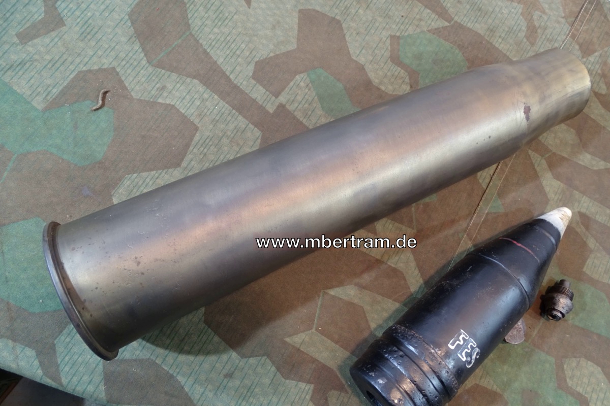 10382-8ZDxF1K8rTI4w8 Wehrmacht Deko Sturmgeschütz Panzer Granate 7,5cm KWK 40 mit Hülse, Bodenzünder und Zündschraube