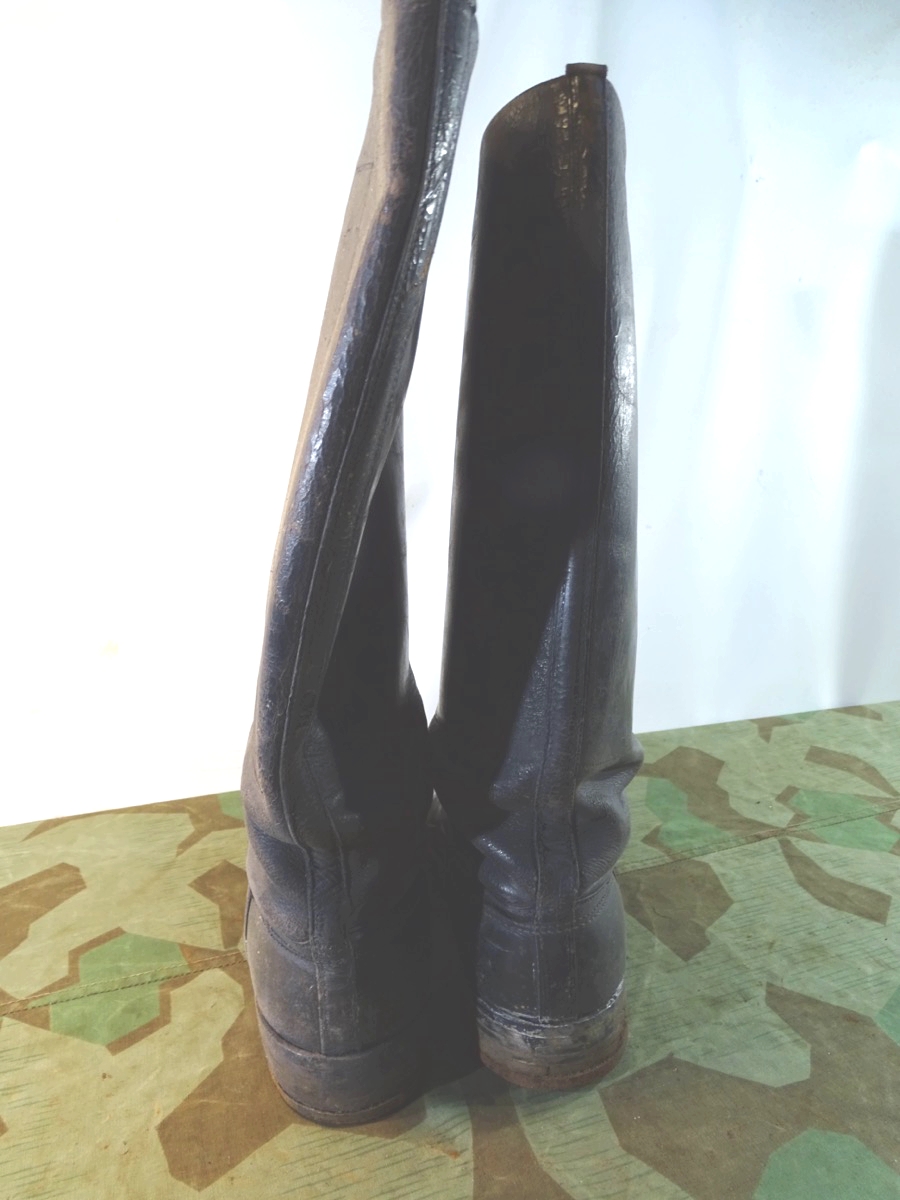 Genagelte Knobelbecher / Marschstiefel für Unteroffiziere und Manschaften der Wehrmacht. Genagelte Knobelbecher / Marschstiefel für Unteroffiziere und Manschaften der Wehrmacht.