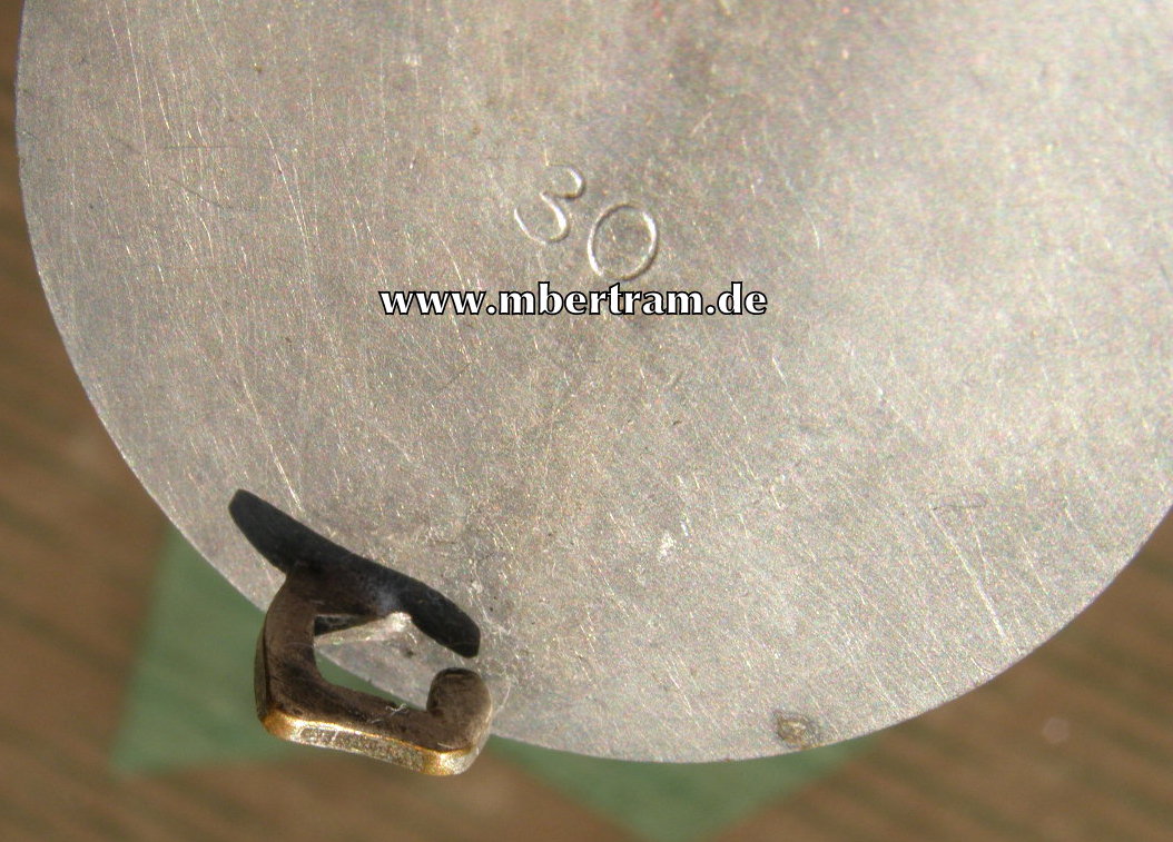 VERWUNDETEN ABZEICHEN 1939 BUNTMETALL IN SILBER HERSTELLER 30