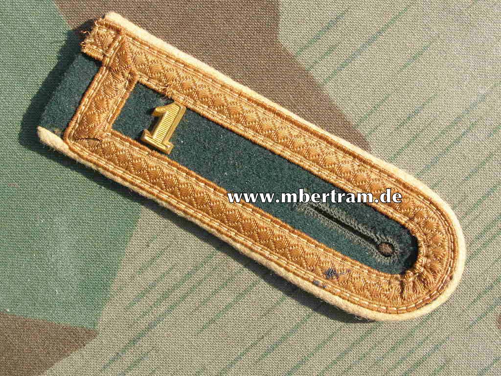 Schulterklappe Infanterie ? Marine Infanterie ? Tropen ?