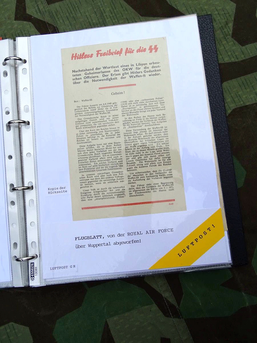 Ordner mit Allierten Abwurf Propaganda Flugblättern des 2. Weltkriegs, 17 Original, 10 Kopie Ordner mit Allierten Abwurf Propaganda Flugblättern des 2. Weltkriegs, 17 Original, 10 Kopie