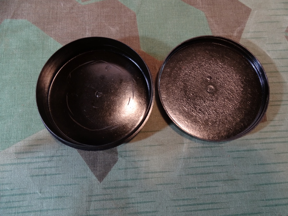 Runde ca. 7,4 cm Bakelitdose Wehrmacht , Zünderdose ? 