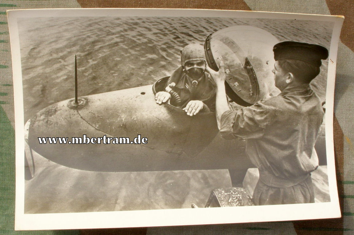 Kleinkampfmittel d. KM, -Einmann Torpedo klar zum Einsatz