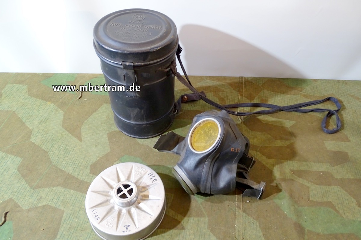 Luftschutz Gasmaske in Blechdose " Fa. August Zschiedrich" RL 1 / 41/20 mit Filter