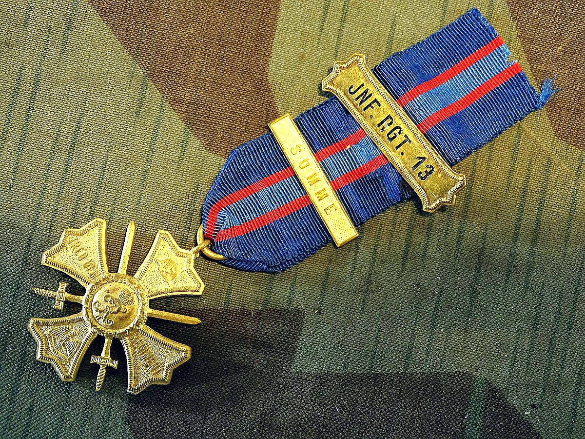 Erinnerungskreuz - Treu dem Regiment mit Spange Inf. Rgt. 13 und Gefechtsspange "Somme"
