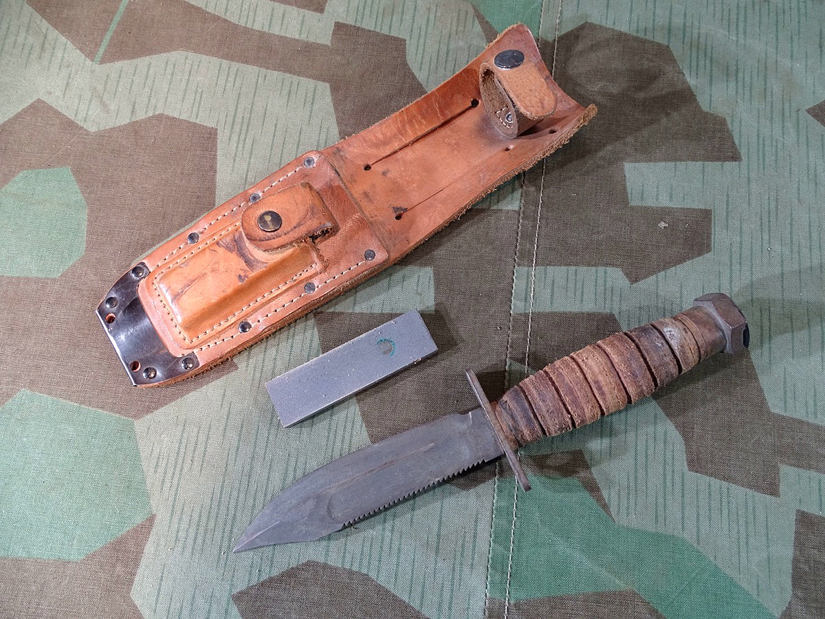 US Air Force Jet Piloten Überlebensmesser mit Schleifstein / USAF Jet Pilot Survival Knife, Ontario 9.88 US Air Force Jet Piloten Überlebensmesser mit Schleifstein / USAF Jet Pilot Survival Knife, Ontario 9.88