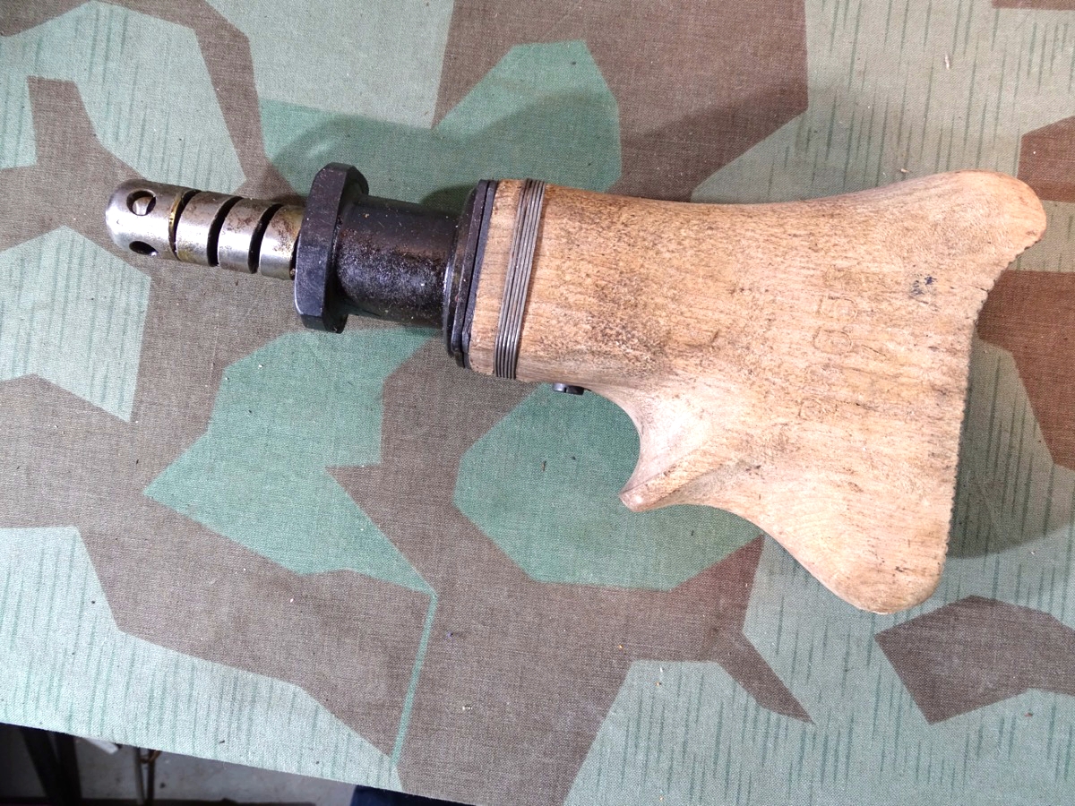 Kolben für MG 42/53 mit Pufferstück, abgebeizt, optisch wie Wehrmacht.   Kolben für MG 42/53 mit Pufferstück, abgebeizt, optisch wie Wehrmacht.