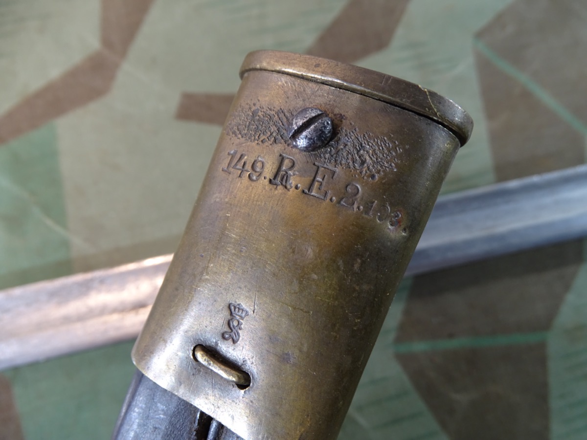 Seitengewehr M 71 mit Lederscheide, mit Schlachtfeld Schaden am Griffknauf, 149 R.E.2.193 Seitengewehr M 71 mit Lederscheide, mit Schlachtfeld Schaden am Griffknauf, 149 R.E.2.193